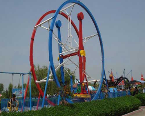 Small ferris ring ride