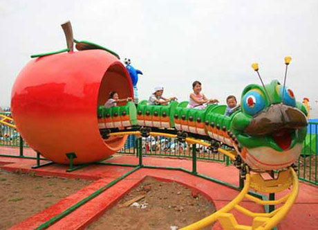Kids roller coaster ride for backyard use