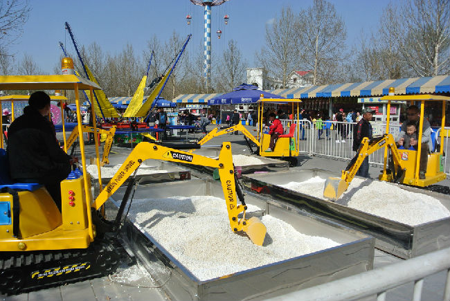  Kids Excavator Rides