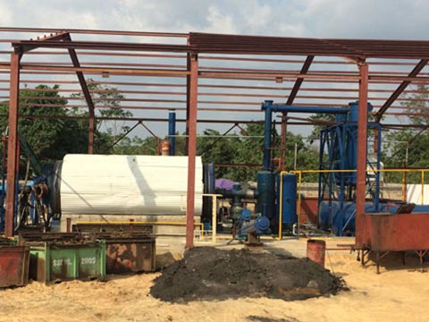 plastic-oil-from-pyrolysis-plant
