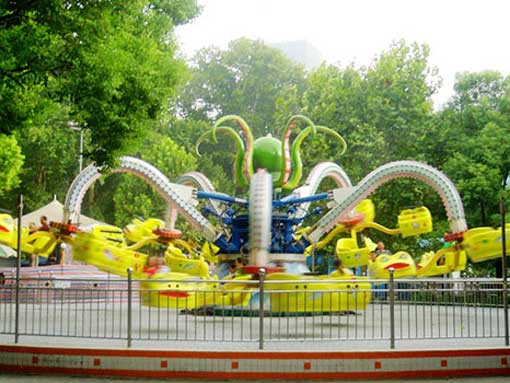 Carnival octopus ride